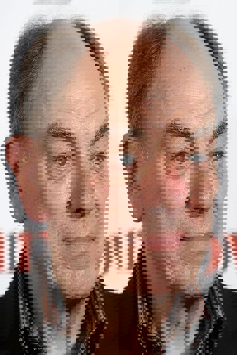 Alun Armstrong