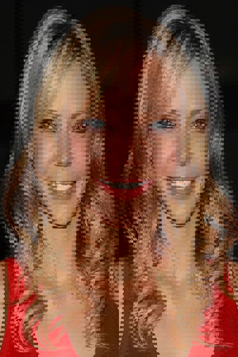 Riki Lindhome