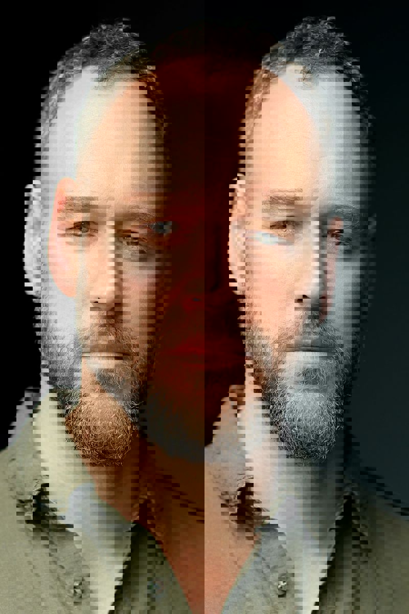 Elliot Cowan