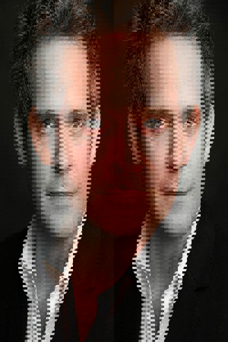 Tom Hollander
